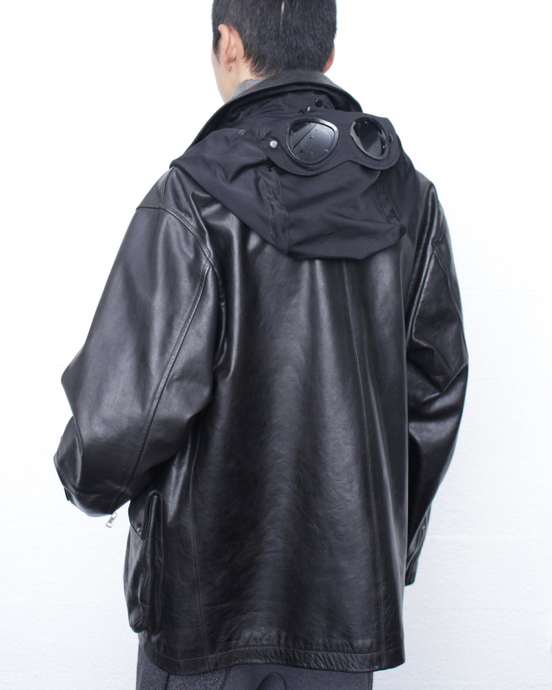 C.P. COMPANY / MEDIUM JACKET IN LEATHER - Black (19CMOW296A)
