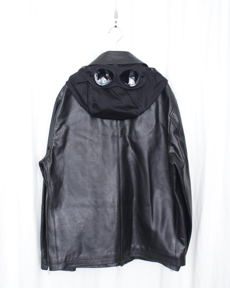 C.P. COMPANY / MEDIUM JACKET IN LEATHER - Black (19CMOW296A)