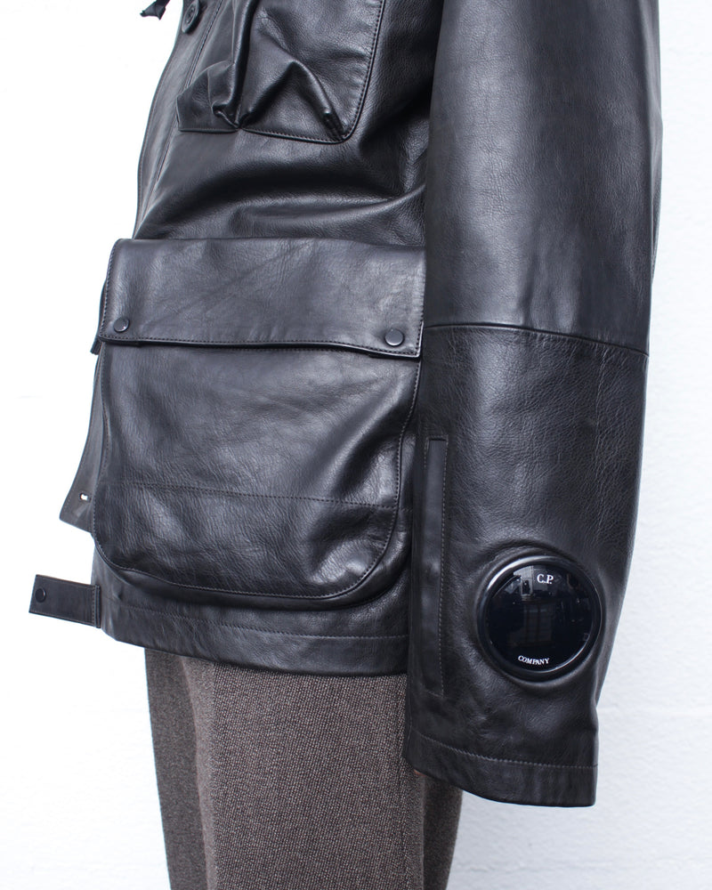 C.P. COMPANY / MEDIUM JACKET IN LEATHER - Black (19CMOW296A)
