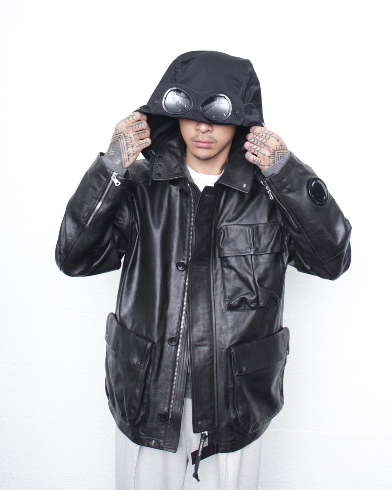 C.P. COMPANY / MEDIUM JACKET IN LEATHER - Black (19CMOW296A)