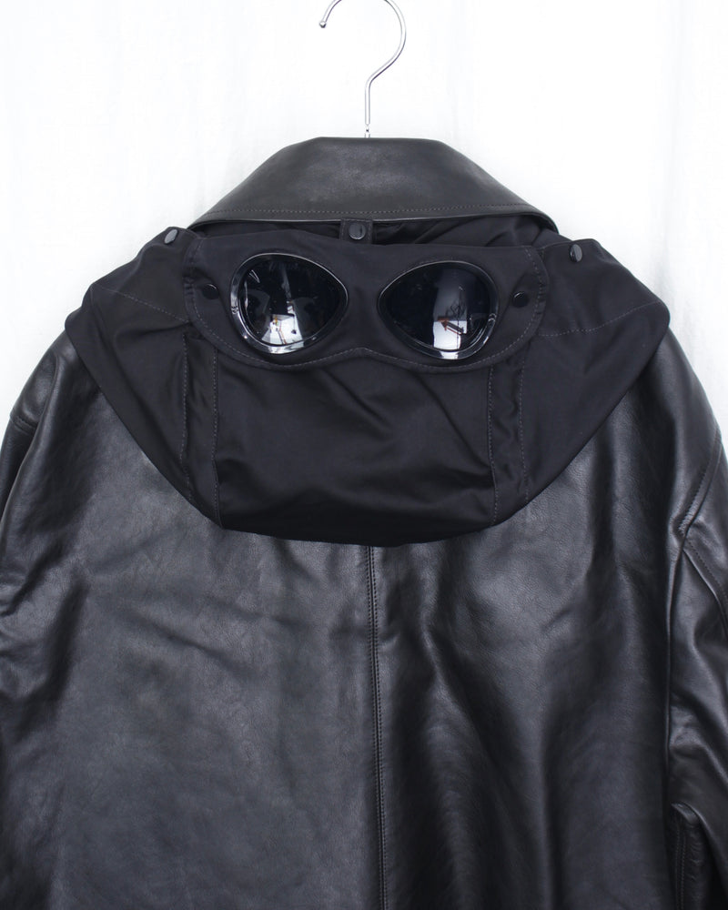 C.P. COMPANY / MEDIUM JACKET IN LEATHER - Black (19CMOW296A)