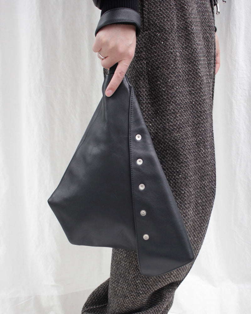 << Re: >> DISTORTED HAND BAG (OA-SS23-BAG-101-01) Black