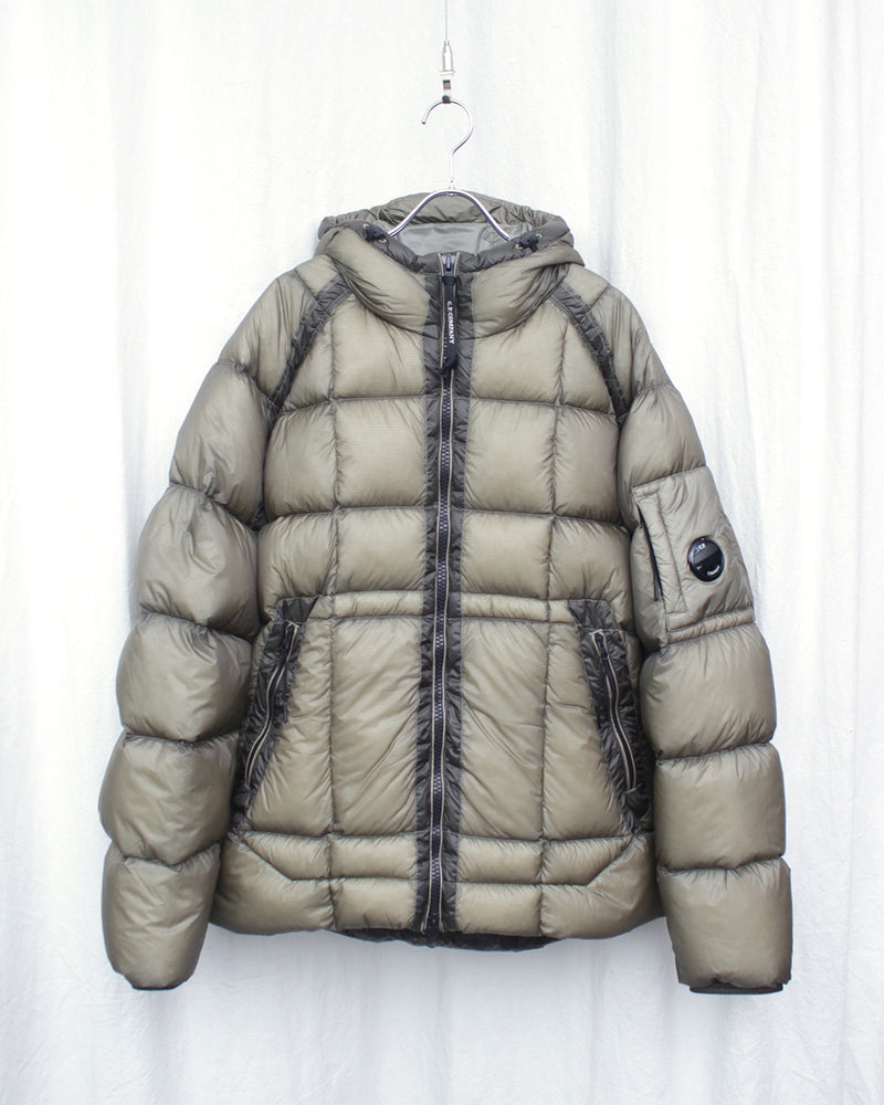 C.P. COMPANY / D.D. SHELL HOODED JACKET - Fallen Rock (19CMOW702A)