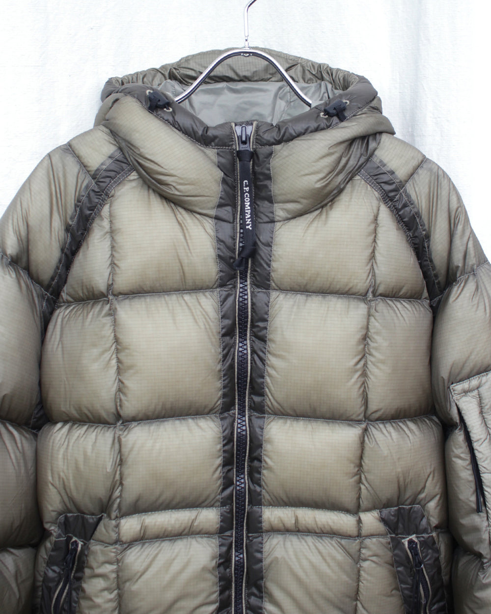 C.P. COMPANY / D.D. SHELL HOODED JACKET - Fallen Rock (19CMOW702A