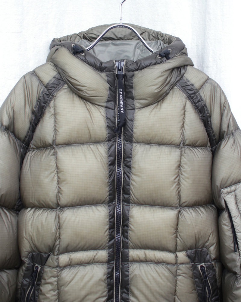 C.P. COMPANY / D.D. SHELL HOODED JACKET - Fallen Rock (19CMOW702A)