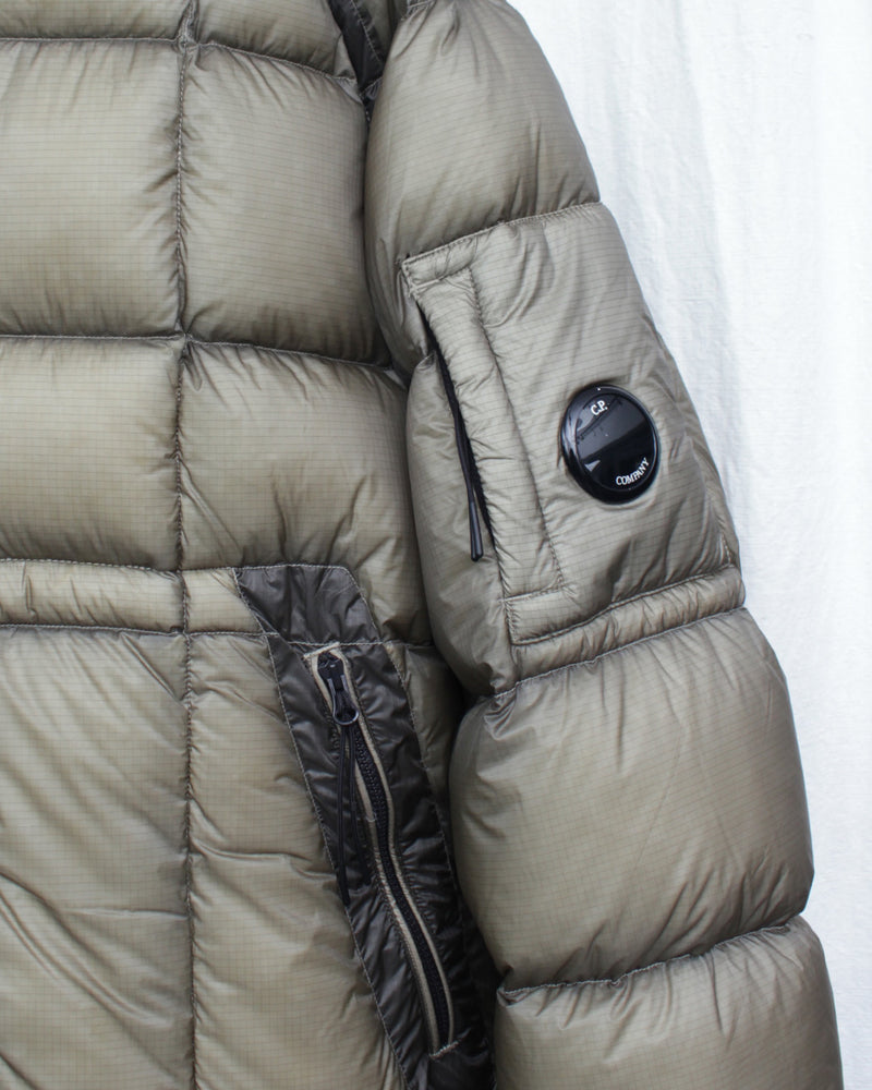 C.P. COMPANY / D.D. SHELL HOODED JACKET - Fallen Rock (19CMOW702A)