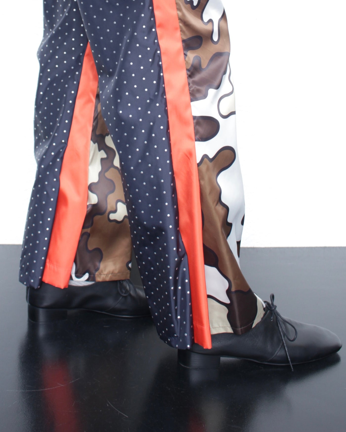 I SHII / GHOST LEATHER DIRBY (I SHII-05) Black – Mukta / Sal