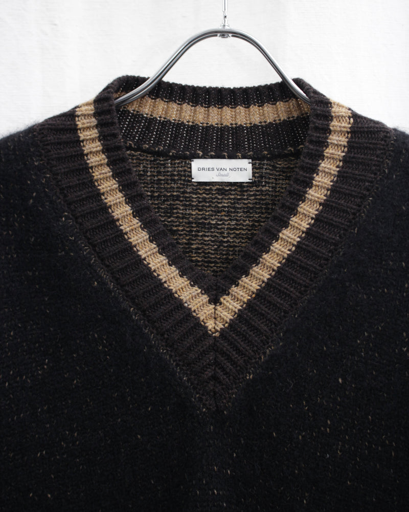 MOON SWEATER (242-021247-9719) Black / Camel