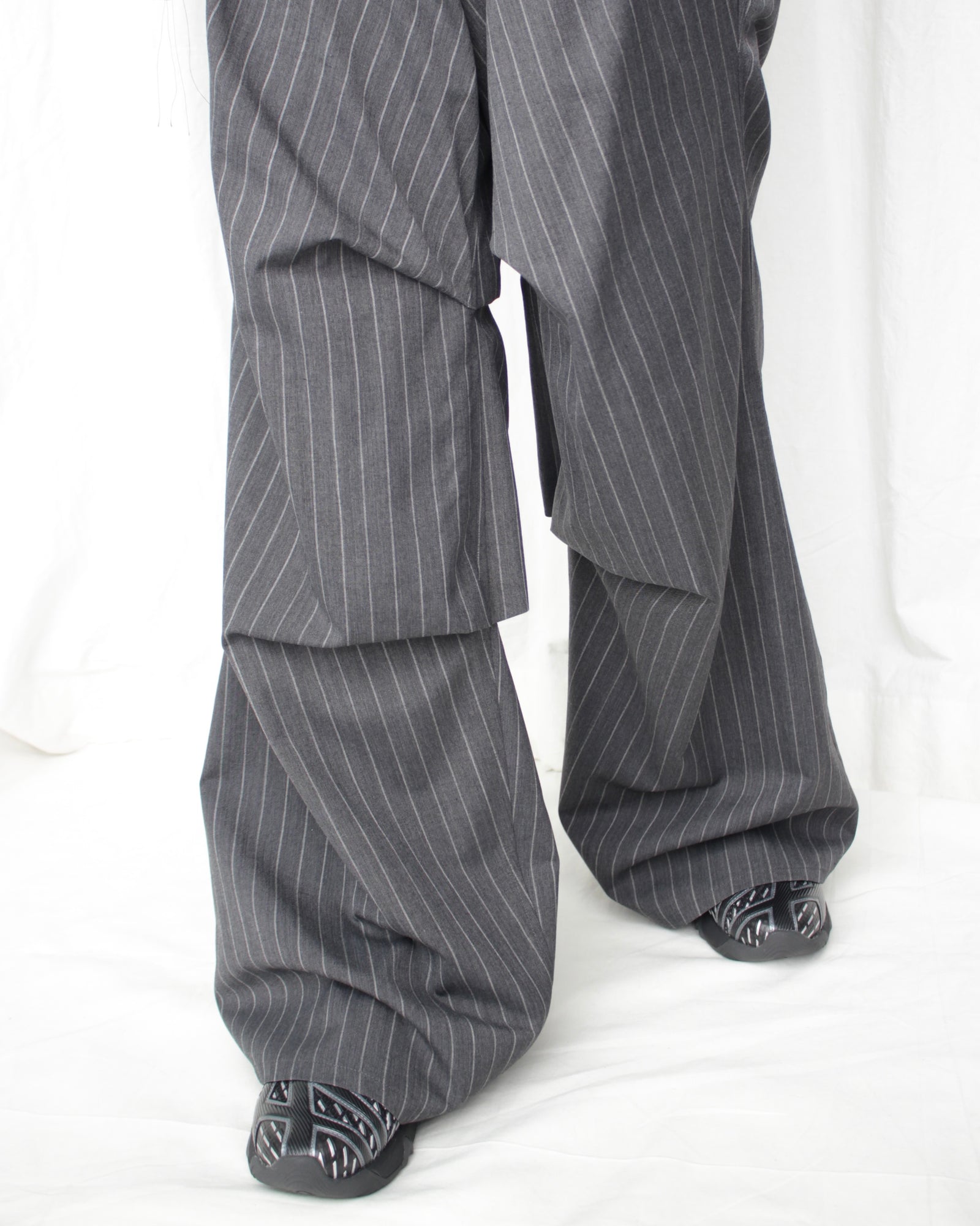 sulvam サルバム 通販 STRIPE TUCK WIDE SLACKS (MV-P02-110) Gray