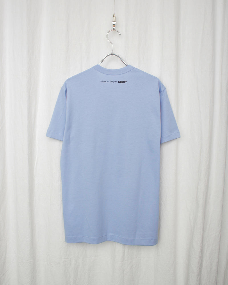 COMME DES GARÇONS SHIRT / COTTON JERSEY PLAIN WITH CDG SHIRT BLACK LOGO AT BACK - Blue (FO-T024-S25)