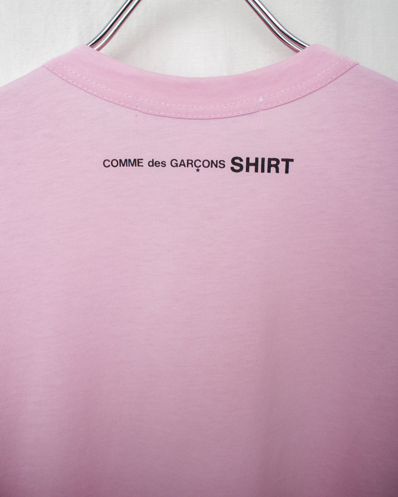 COMME DES GARÇONS SHIRT / COTTON JERSEY PLAIN WITH CDG SHIRT BLACK LOGO AT BACK - Pink (FO-T024-S25)
