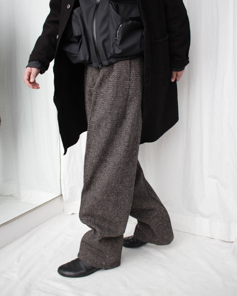 Omar Afridi / PRESSED TROUSERS (OA-AW21-TRS-105-01) Brown