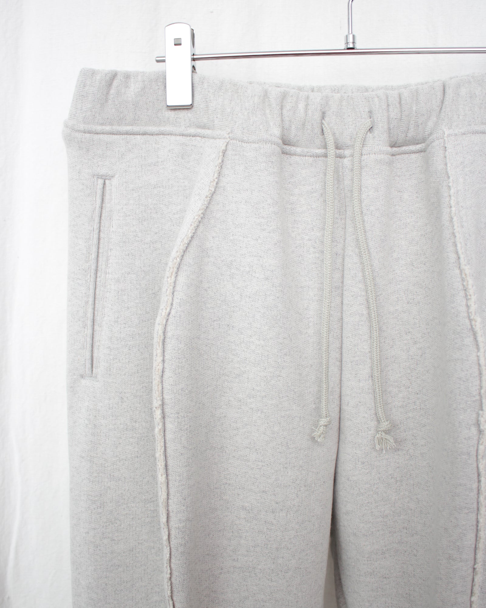 RANDY / MUSCLE (SS25-RPT04) Grey – Mukta / Sal