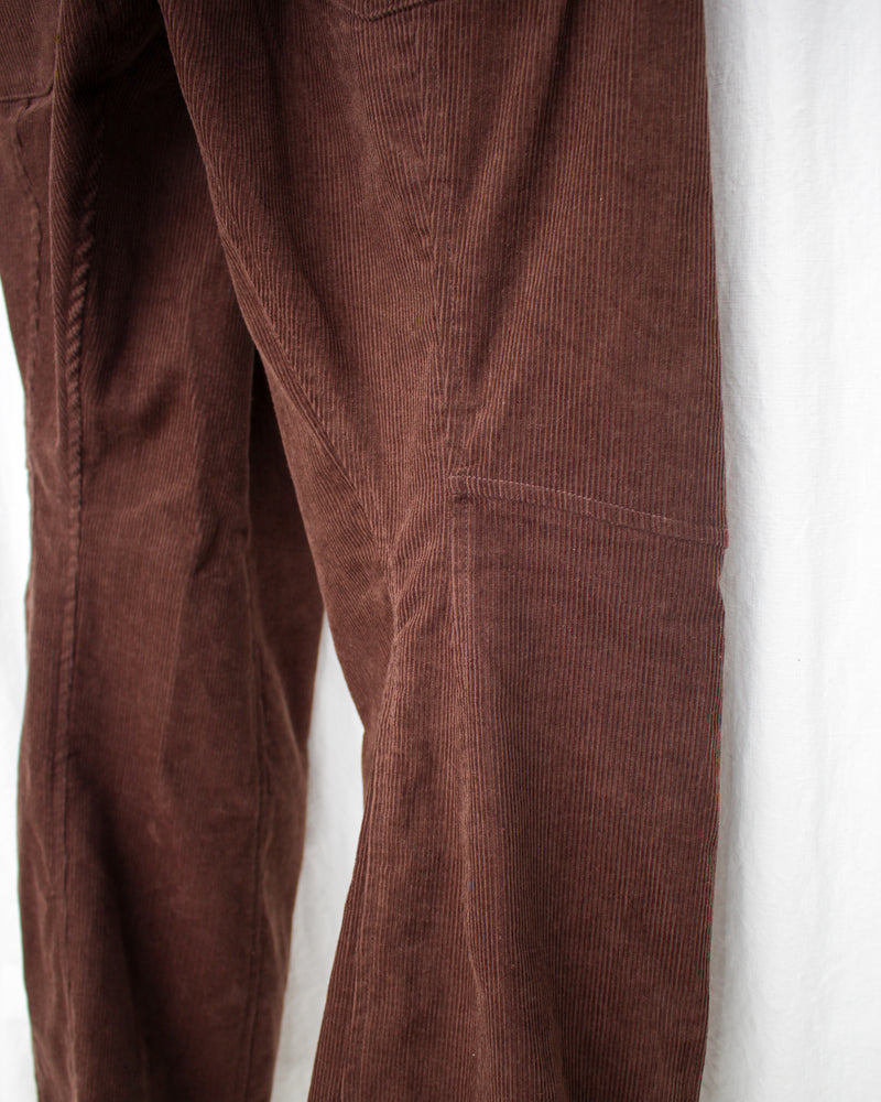 KNEE DARTED FLARE TROUSERS (SS25-TRS-104-03) Dark Brown