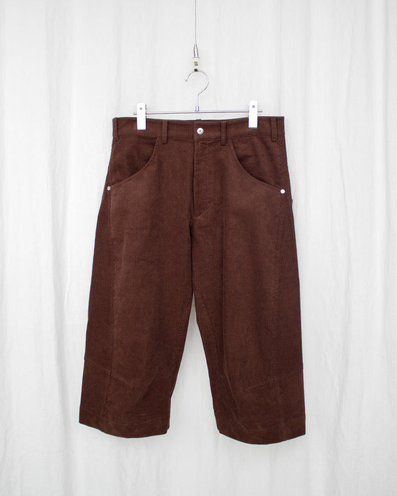 KNEE DARTED FLARE SHORTS (SS25-TRS-105-03) Dark Brown