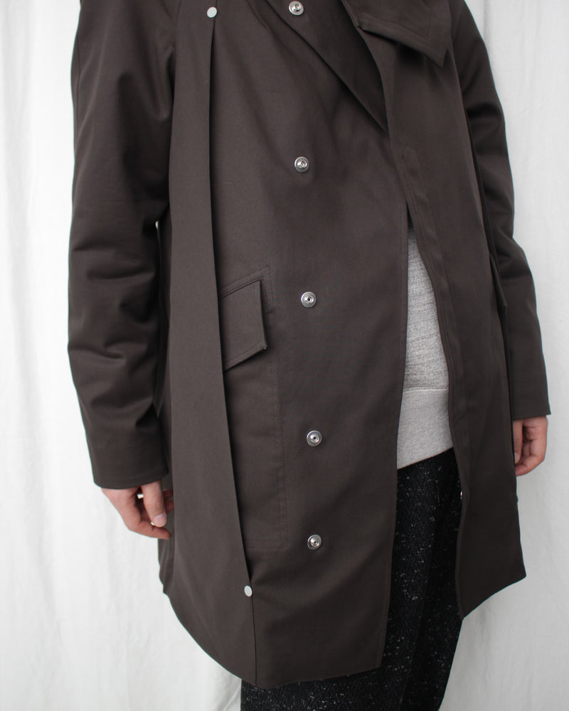 RIADIS PLEATED COAT (KKSS25C01-54) Java Brown