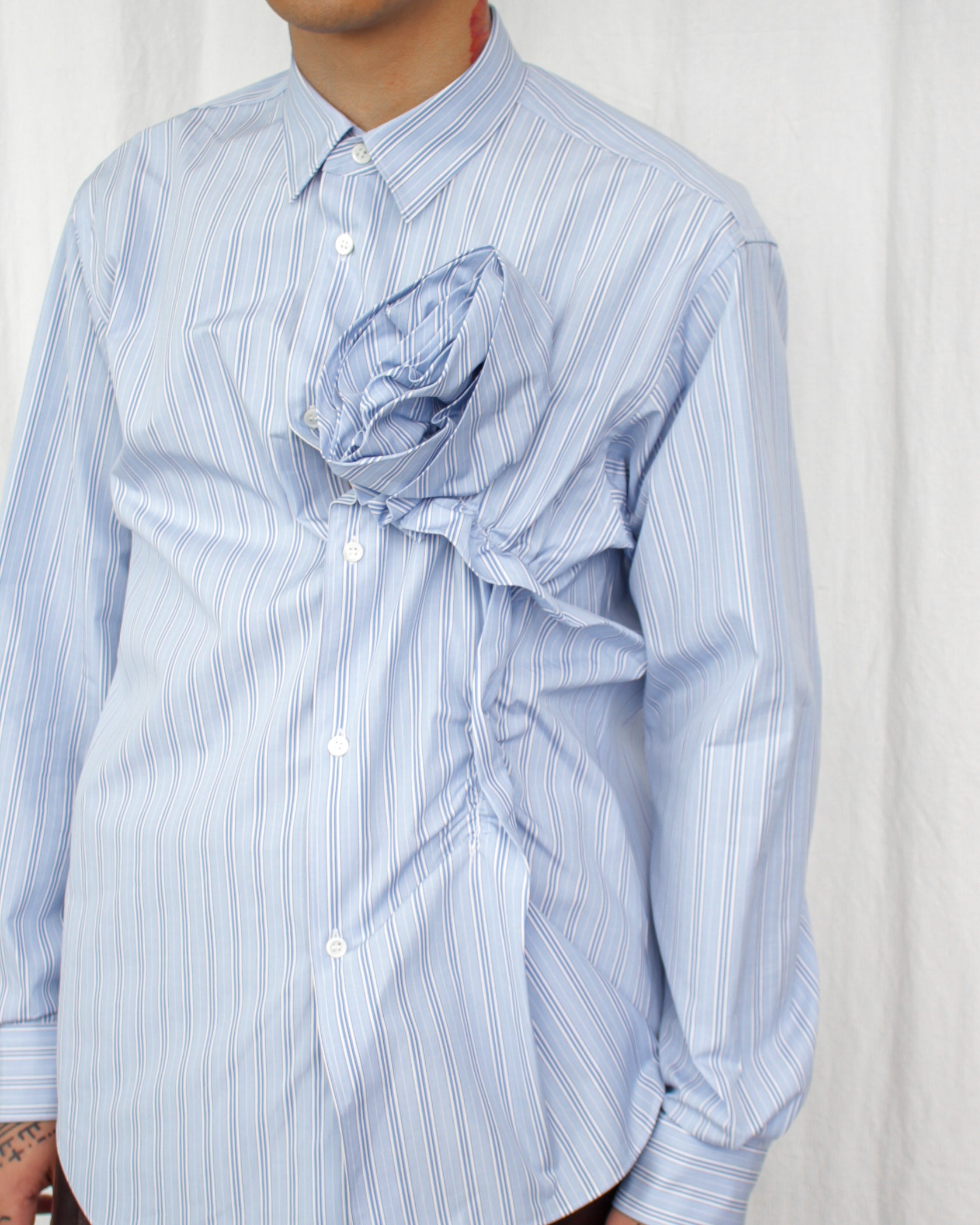 COMME DES GARÇONS SHIRT / COTTON STRIPE POPLIN WITH 3D ROSE