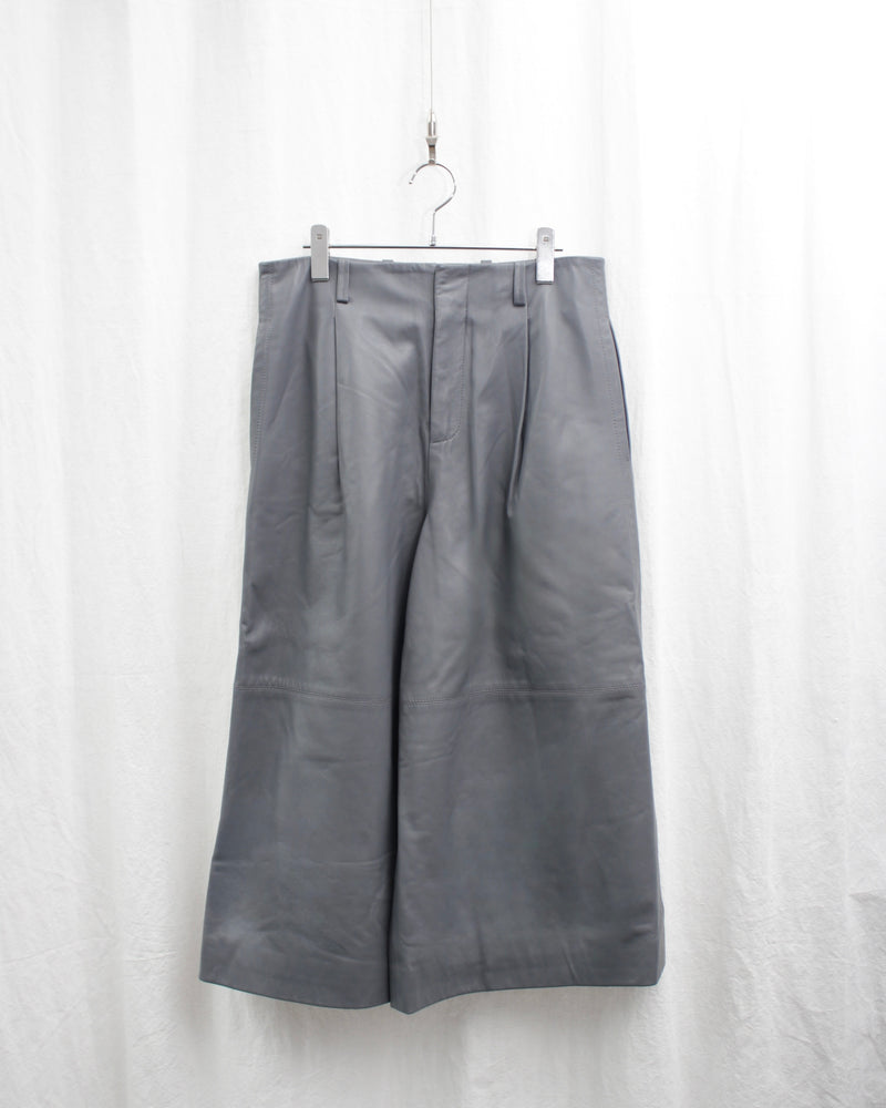 << Re: >> WIDE CROPPED TROUSERS (OA-AW22-TRS-102-01) Grey