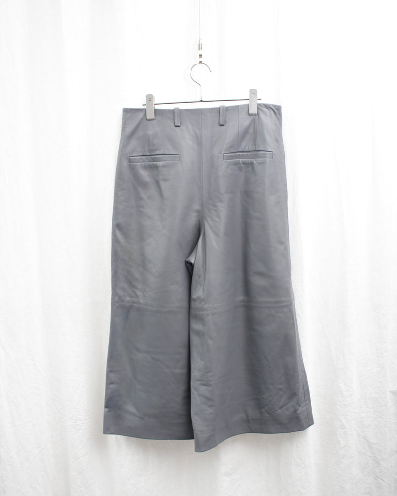 << Re: >> WIDE CROPPED TROUSERS (OA-AW22-TRS-102-01) Grey