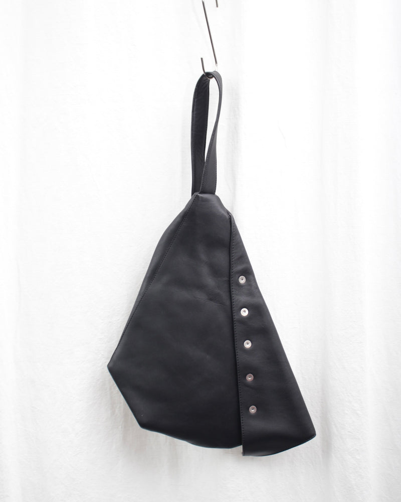 << Re: >> DISTORTED HAND BAG (OA-SS23-BAG-101-01) Black