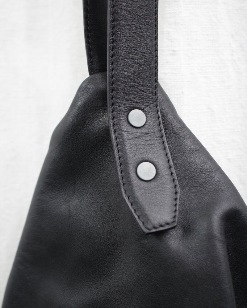 << Re: >> DISTORTED HAND BAG (OA-SS23-BAG-101-01) Black