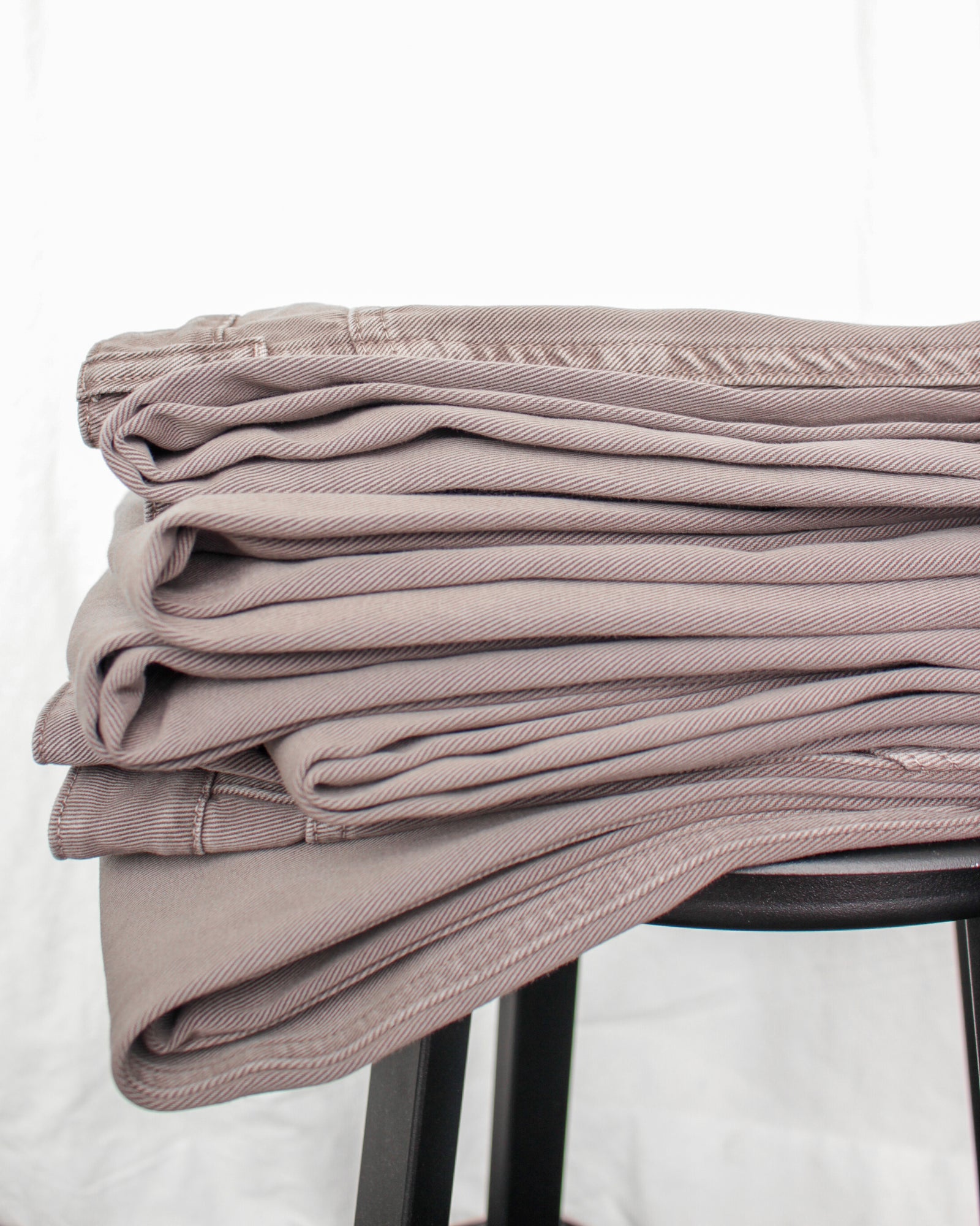 MONMON HOUSE GREY DENIM