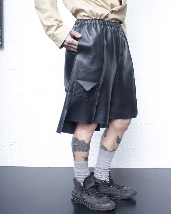 CLASS / LAMB SKIN EASY SHORTS (CCGS14UNI) Black – Mukta / Sal