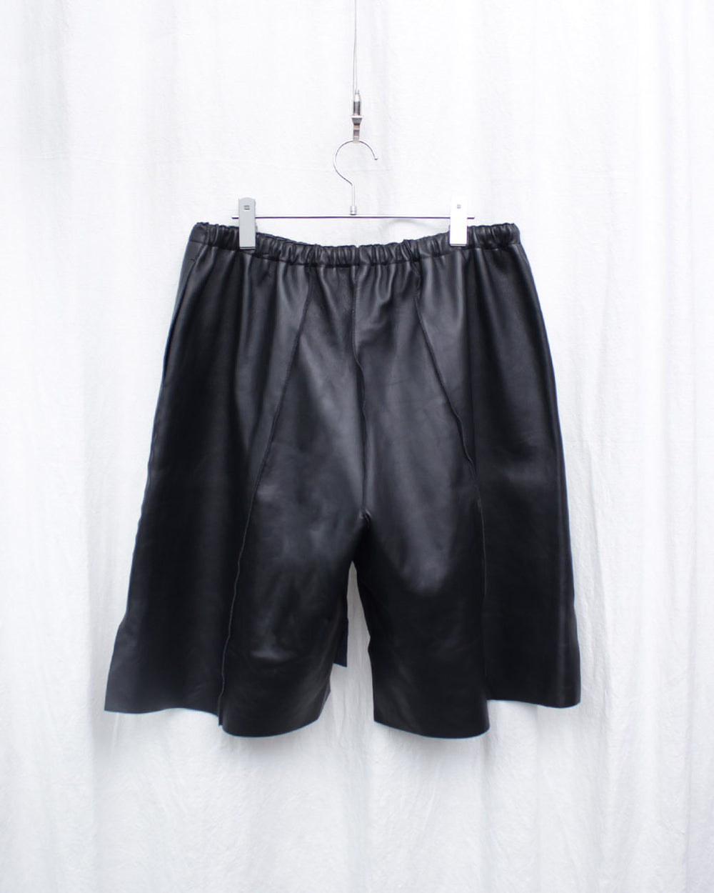 CLASS / LAMB SKIN EASY SHORTS (CCGS14UNI) Black – Mukta / Sal