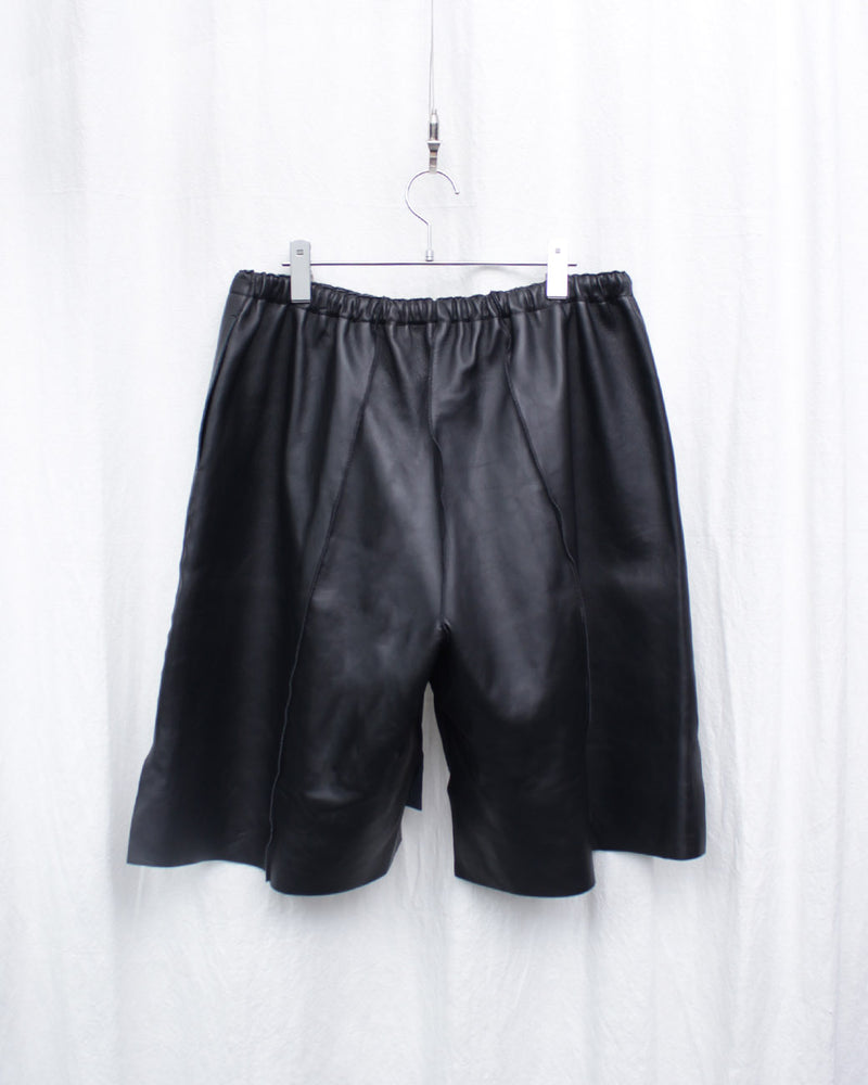 CLASS / LAMB SKIN EASY SHORTS (CCGS14UNI) Black – Mukta / Sal