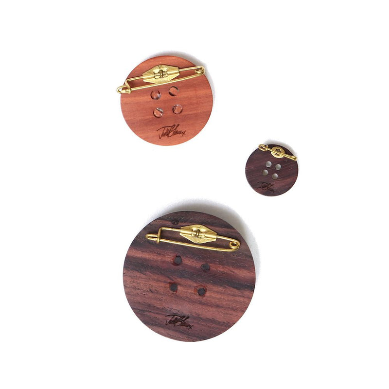 WOODEN BUTTON BROOCHES (BRW)