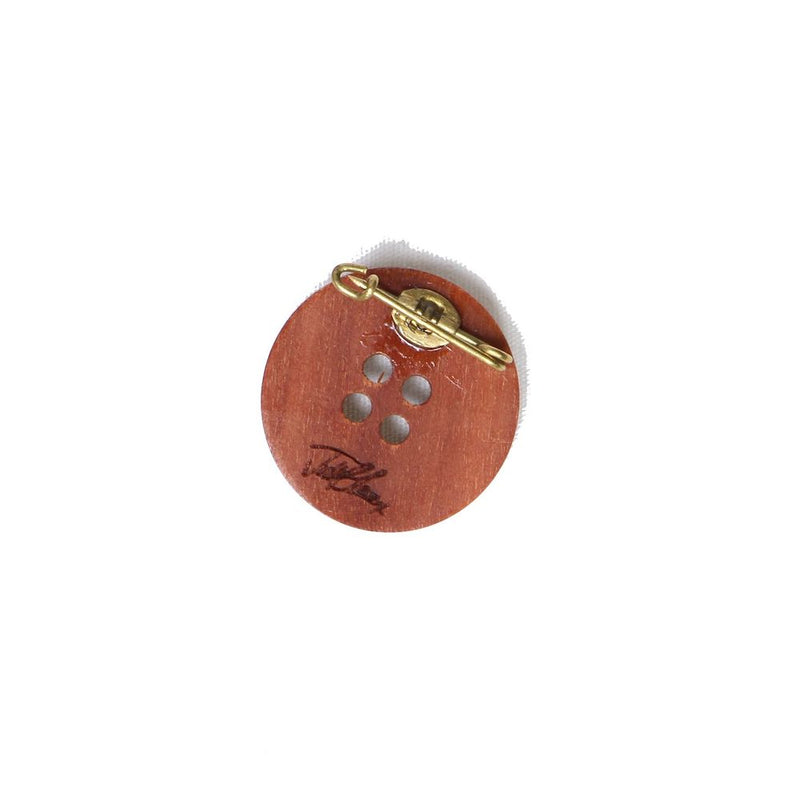 WOODEN BUTTON BROOCHES (NTR)